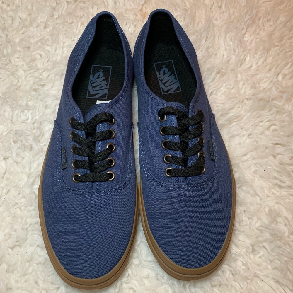 NIB Vans Men’s Dark Denim Gum outsole shoes